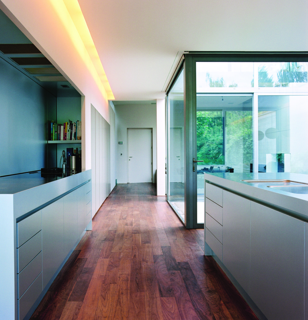 Strato_design_IGLOO_bespoke kitchen design in Antwerpen_mat stainless steel_stratocolor light grey_010b