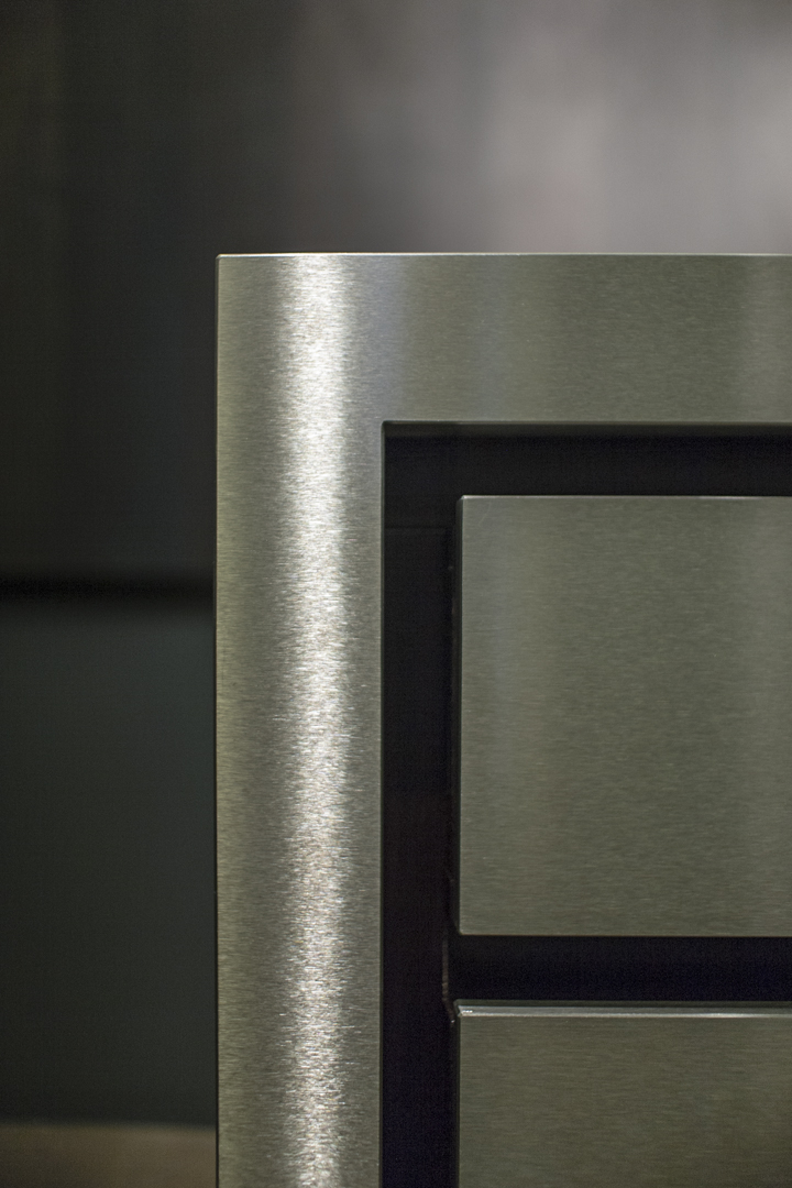 Strato_design_LEISOLE#4_low cabinet_mat stainless steel_detail_06
