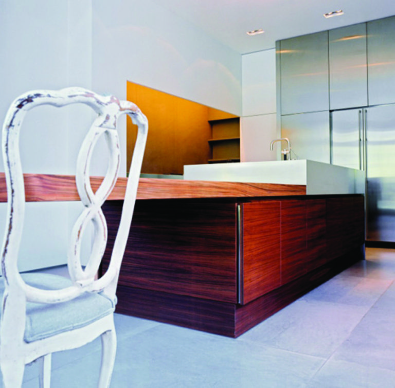 Strato_design_Non Plus Ultra_bespoke kitchen project in Belgium_mat stainless steel_dark Oak wood_010-147