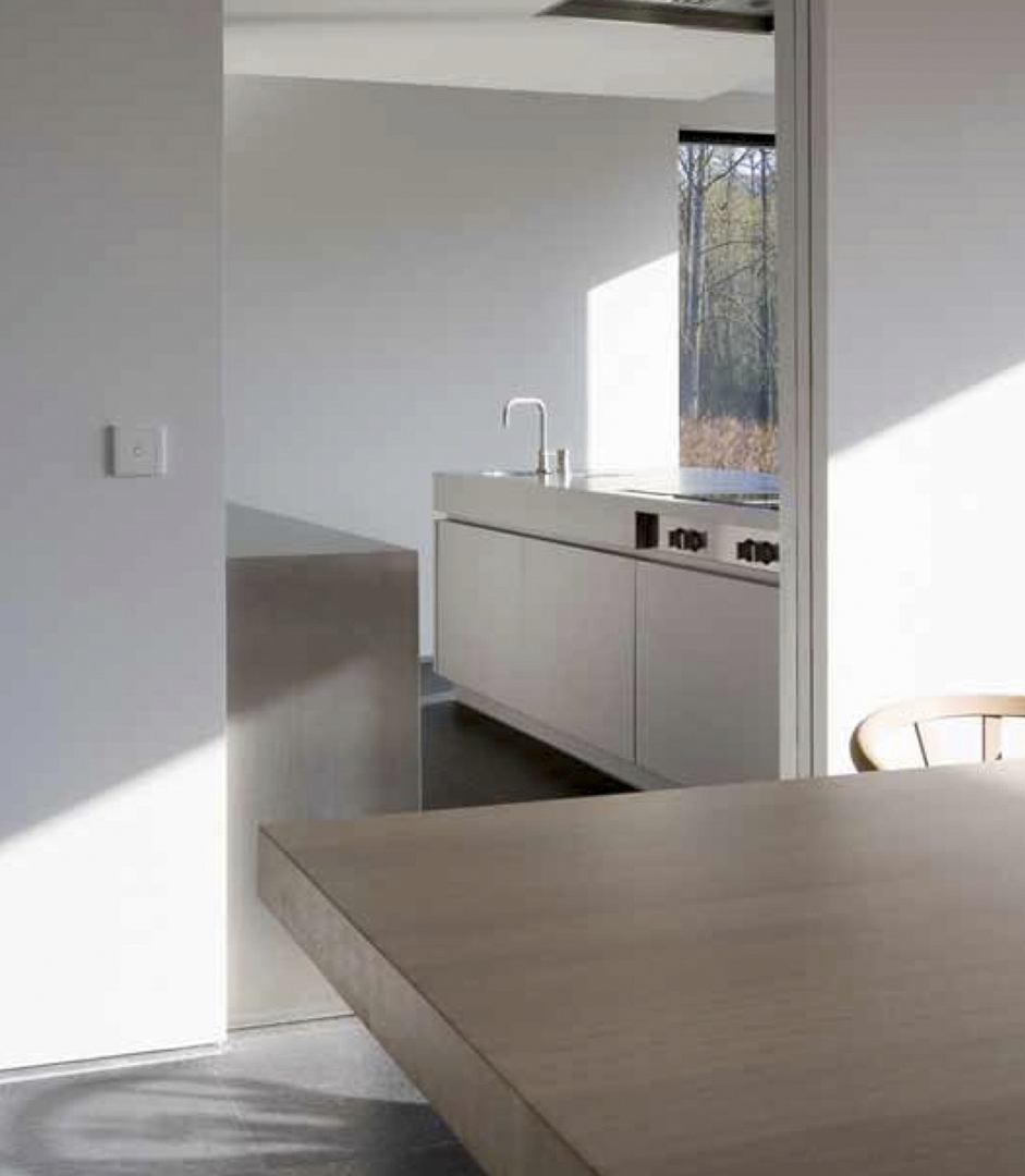 Strato_design_Non Plus Ultra_bespoke kitchen project in Belgium_stratocolor white_mat stainless steel_4jpg