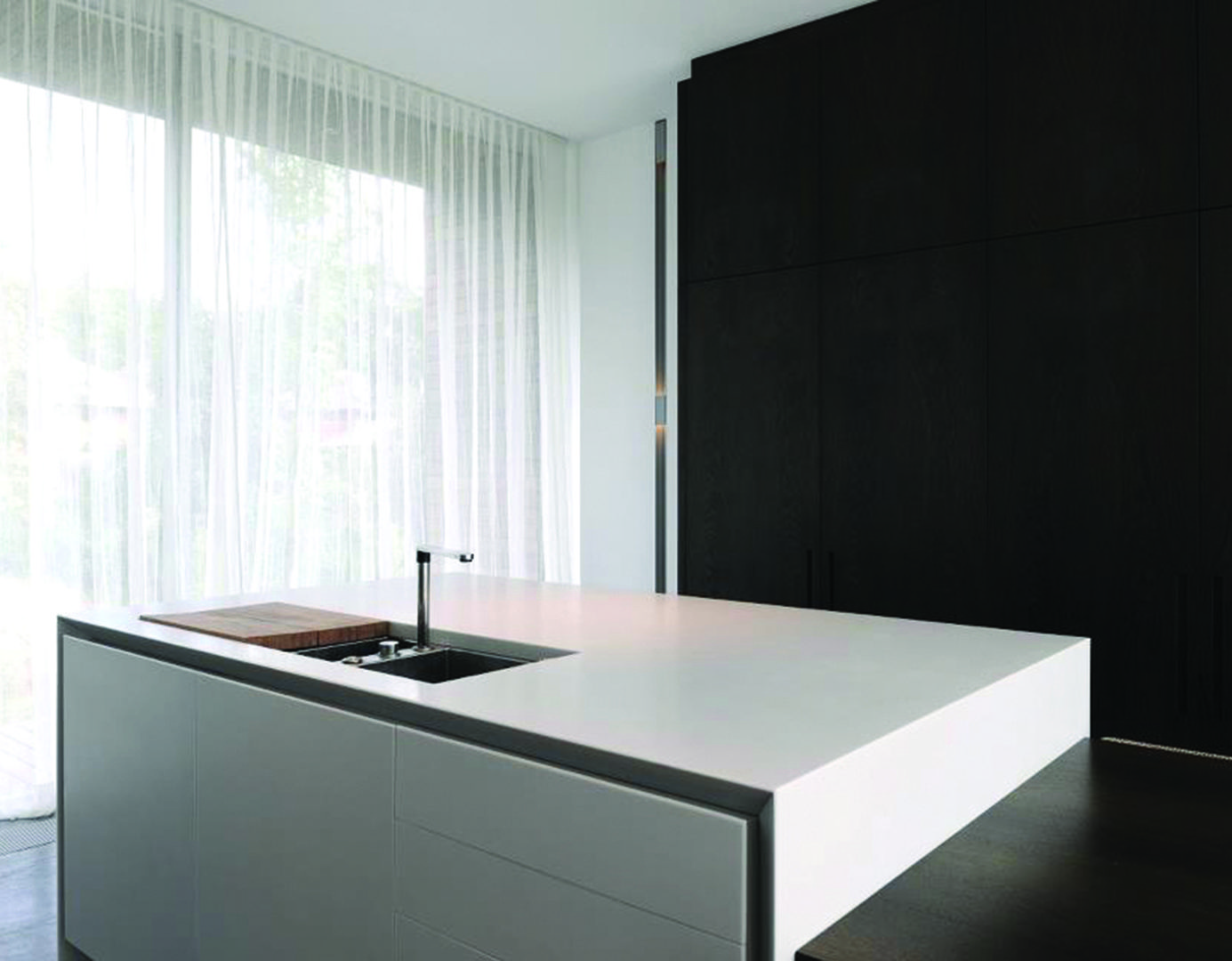 Strato_design_Non Plus Ultra_bespoke kitchen project in Belgium_stratocolor white_mat stainless steel_dark Oak wood_12