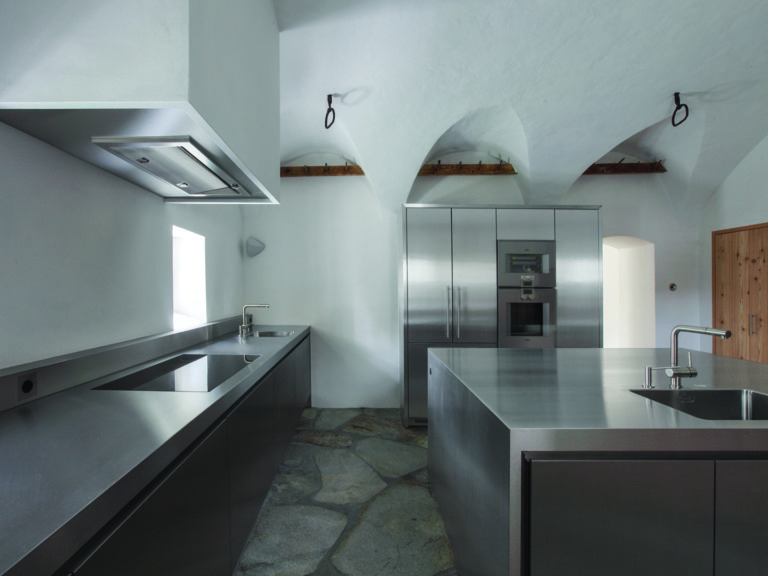Strato_design_Non Plus Ultra_bespoke kitchen project in Engadin_Architektur Bureau Ruch_chLareida _mat stainless steel_050