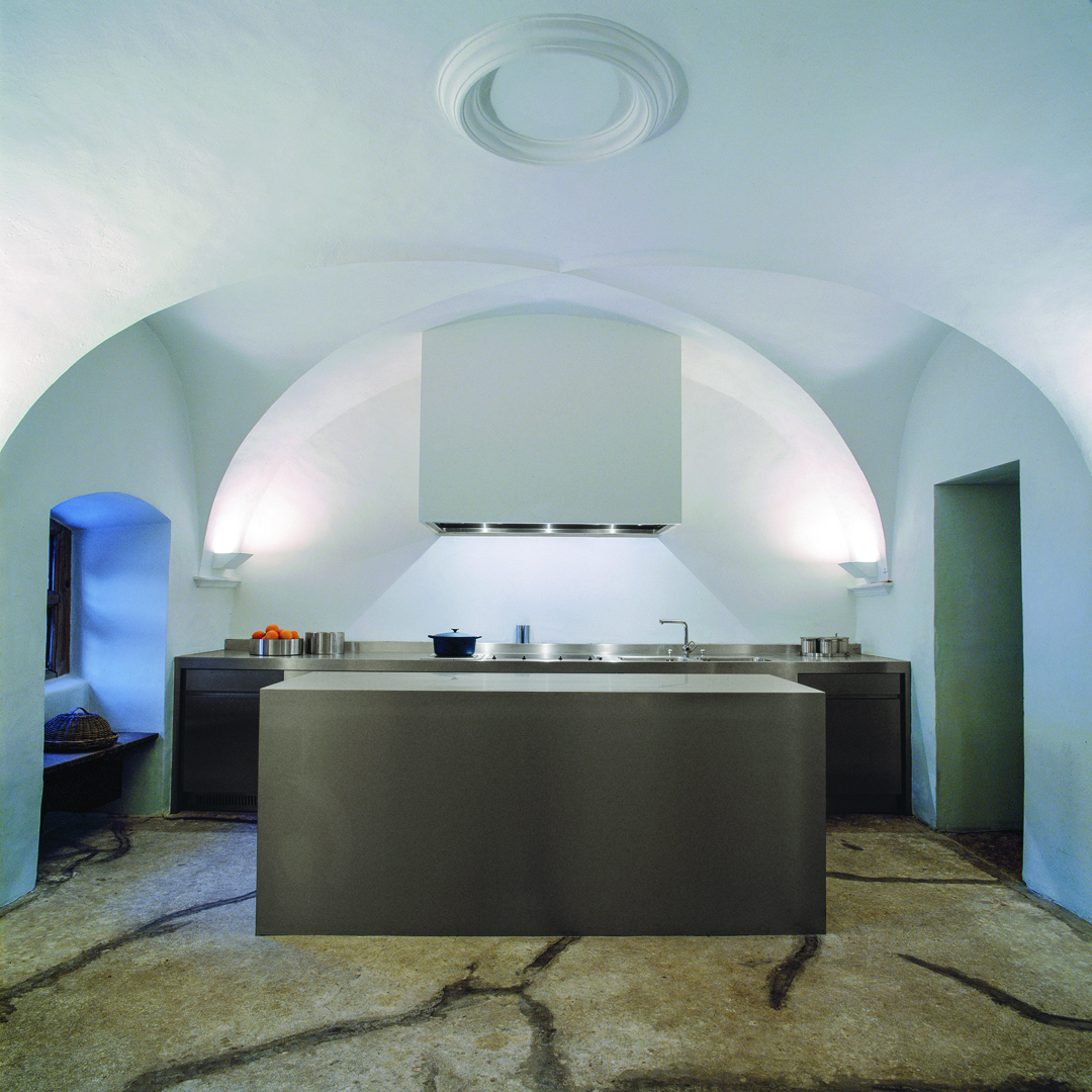 Strato_design_Non Plus Ultra_bespoke kitchen project in Engadin_Architektur Bureau Ruch_chMerleda_mat stainless steel_22