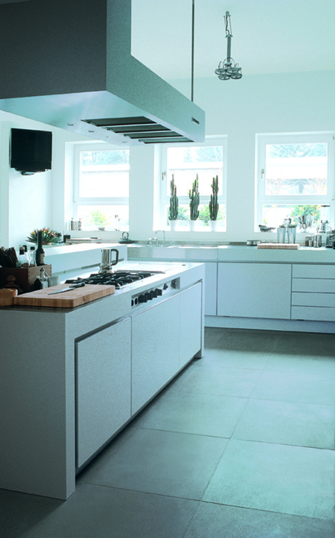Strato_design_Non Plus Ultra_bespoke kitchen project in Germany_stratocolor white_011