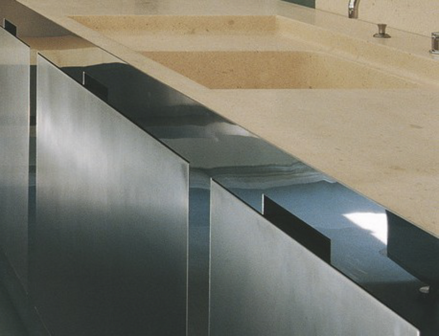 Strato_design_Non Plus Ultra_bespoke kitchen project in Milano_Maple wood_mat stainless steel_stone_titanium_03