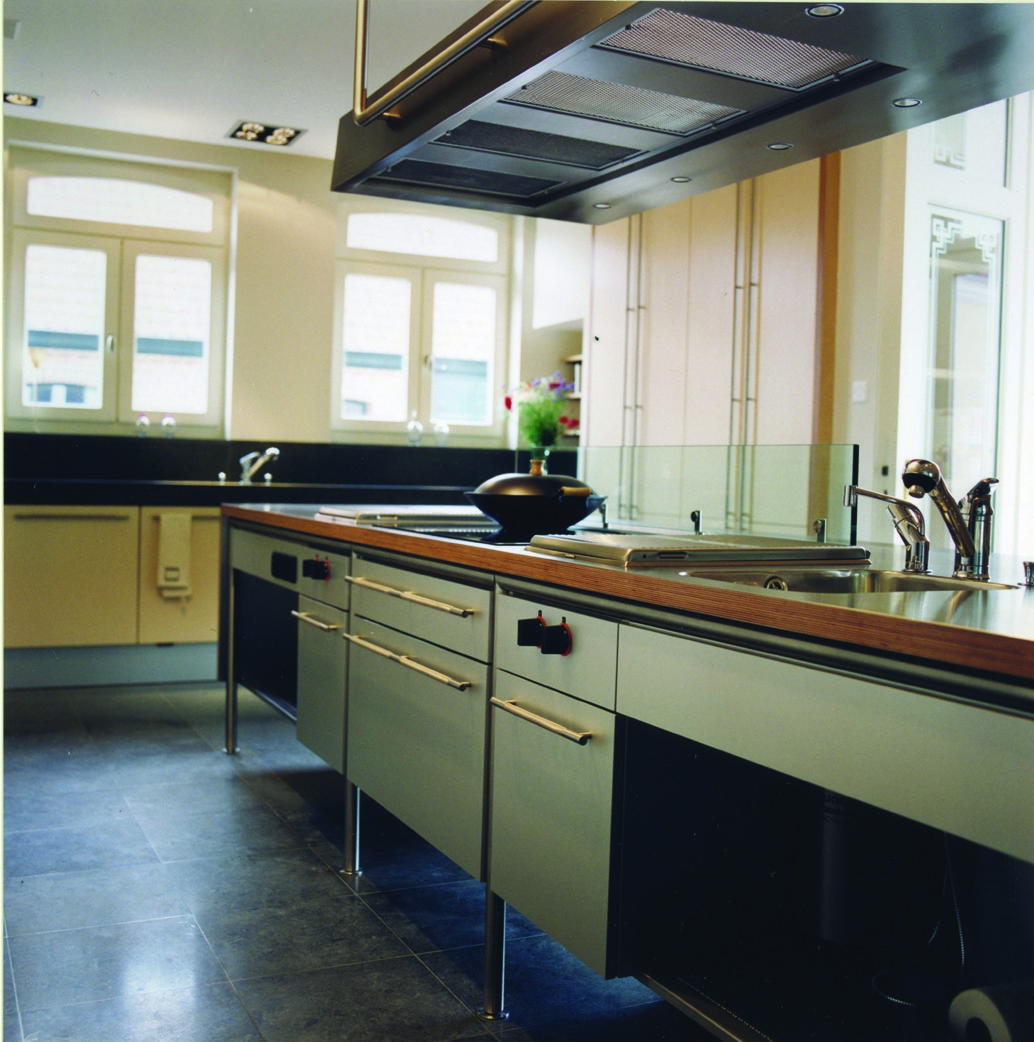Strato_design_Non Plus Ultra_bespoke kitchen project in Milano_mat stainless steel_aluminium_435