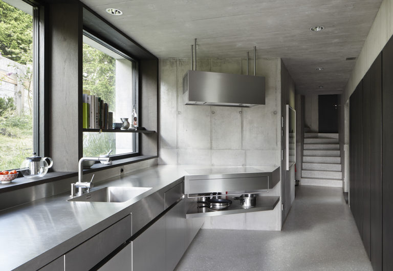 Strato_design_Non Plus Ultra_bespoke kitchen project in Switzerland_mat stainless steel_052 Men Duri Arquint