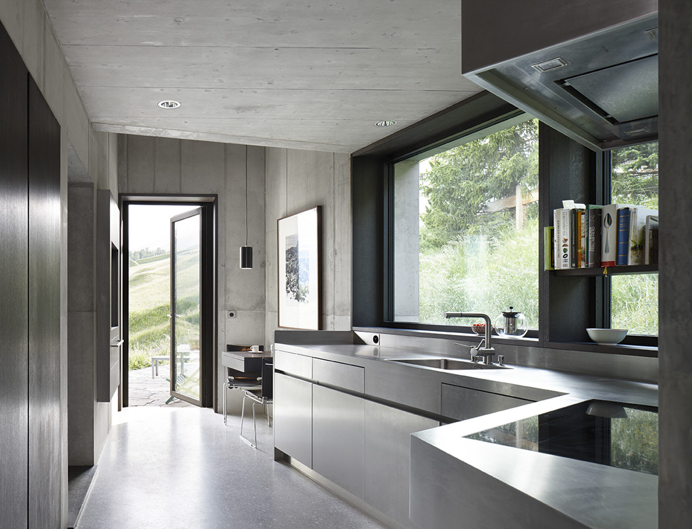 Strato_design_Non Plus Ultra_bespoke kitchen project in Switzerland_mat stainless steel_053 Men Duri Arquint