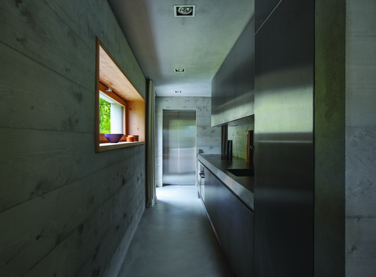Strato_design_Non Plus Ultra_bespoke kitchen project in Val Bregaglia_Architektur Bureau Ruch_mat stainless steel_15a_ph Simonetti