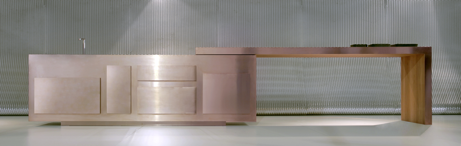 Strato_design_SEMPLICE#1_kitchen island with turning table_copper mat finishing_03