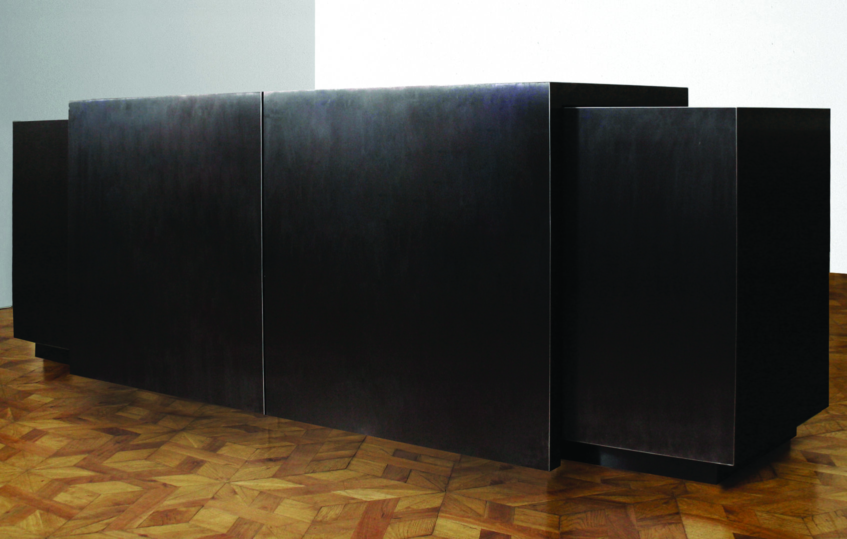 Strato_design_SEMPLICE#5_kitchen island with sliding worktop_black stainless steel_2014_04