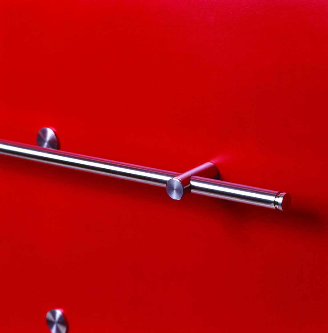 Strato_design_SYSTEMAPARETI_stratocolor red_mat stainless steel_04c