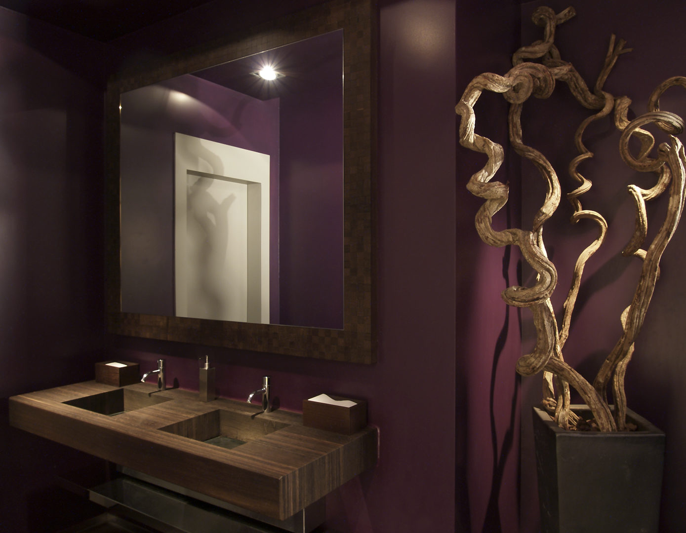 Strato_design_bespoke-bathroom-project-in-Milano_Wenge-wood_01